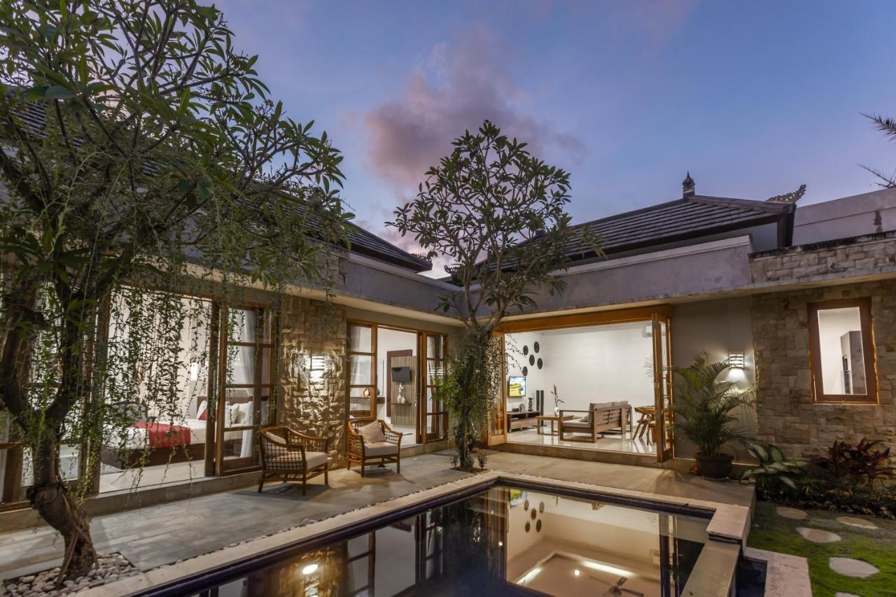 Bali Voyage Villa Seminyak  Exterior photo